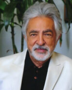 Headshot of Joe Mantegna